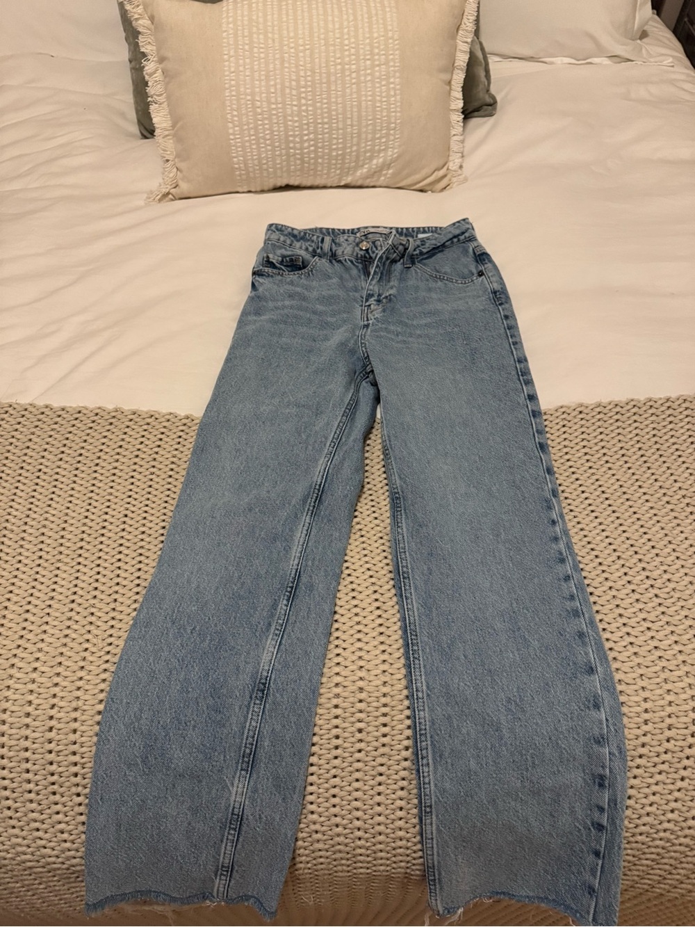 ZARA High-Rise Light Blue Denim Jeans